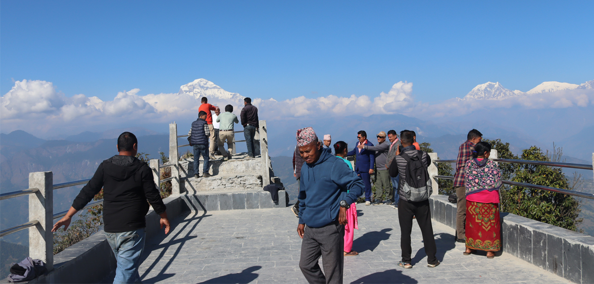 बेलढुङ्गामा आन्तरिक पर्यटकको चहलपहल